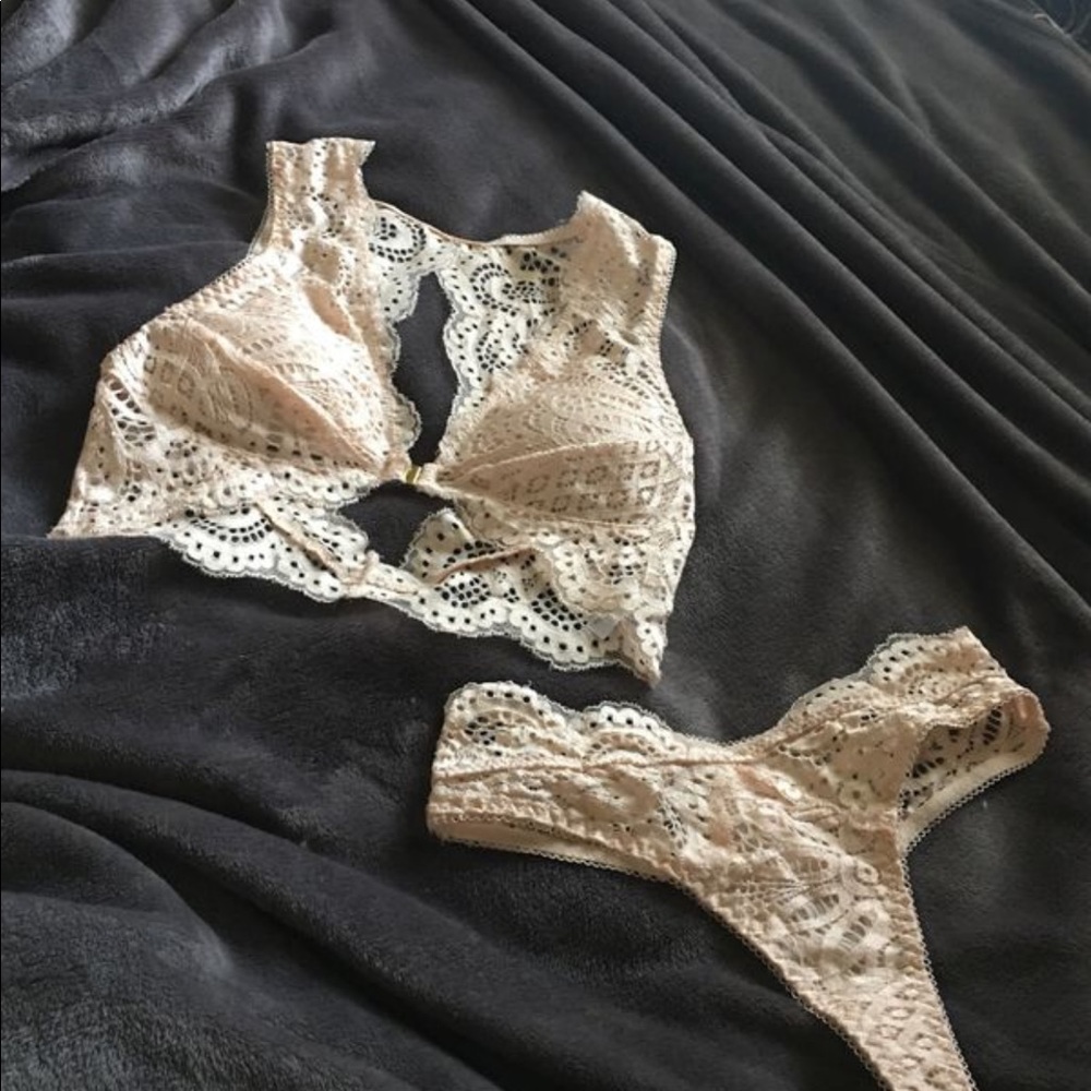 Fashion nova lingerie set